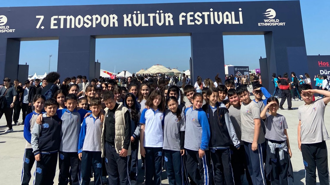 Etnospor Kültür Festivali'ne öğrencilerimizle katılım sağladık. O anlardan bazı karelerimiz.